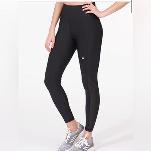 Motion mesh inset legging